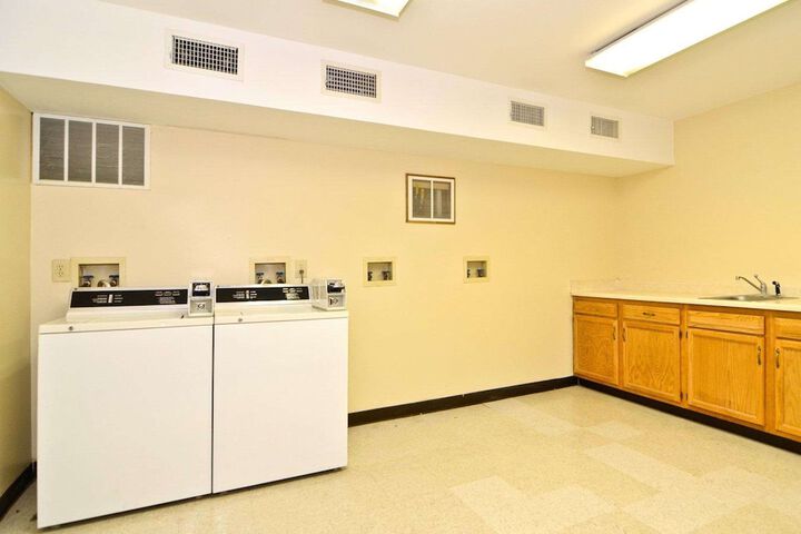 Room 6 of 21