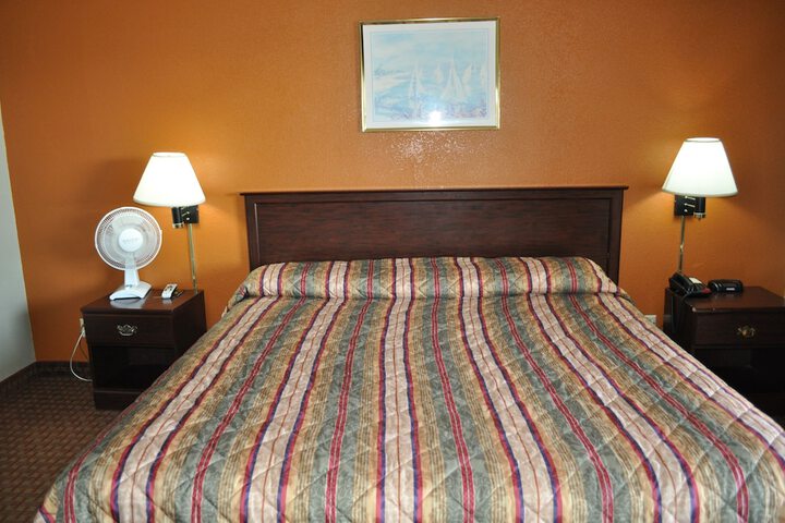 Room 27 of 33