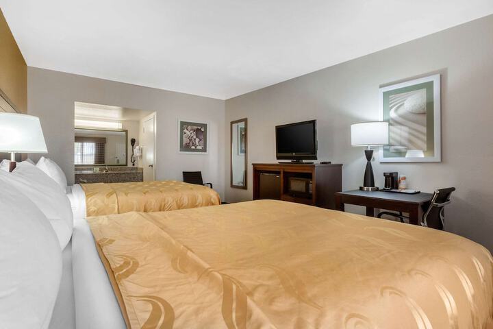 Room 11 of 38