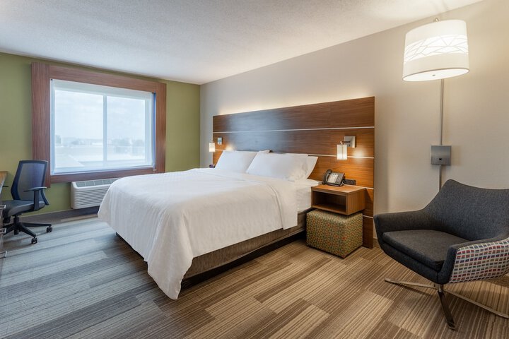 Holiday Inn Express Hotel & Suites Burlington by IHG