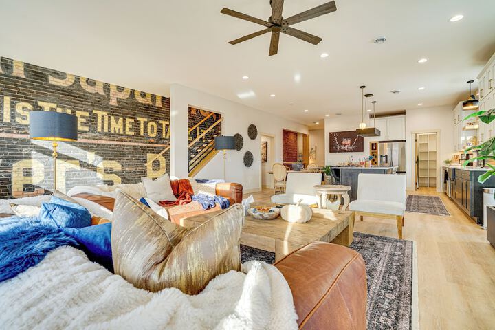1 Block to Lake City Marina: Condo w / Rooftop Deck