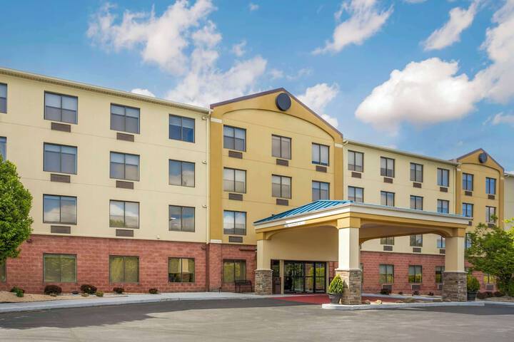 Hotel 2 of 32