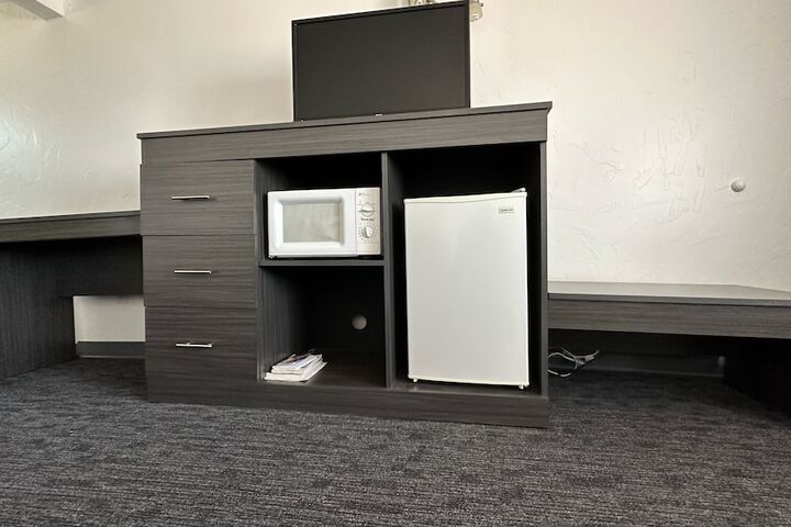 Room 12 of 65
