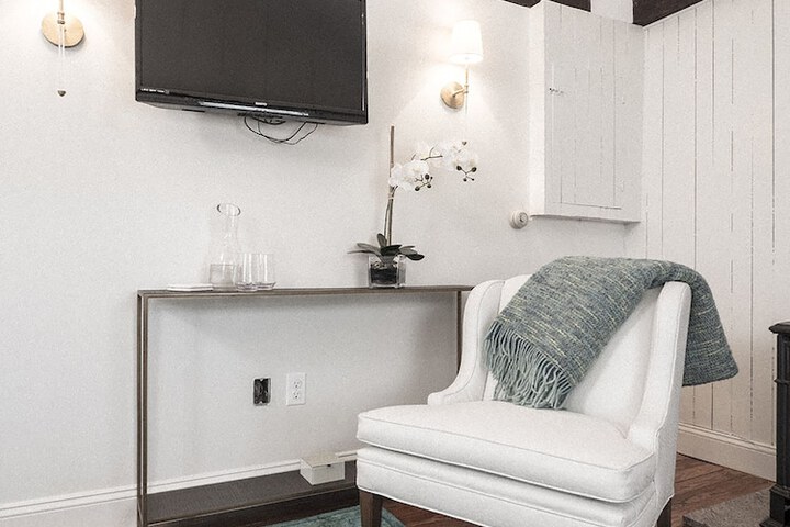 James Pharmacy Bed & Breakfast