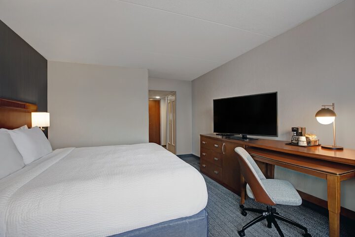 Room 16 of 74