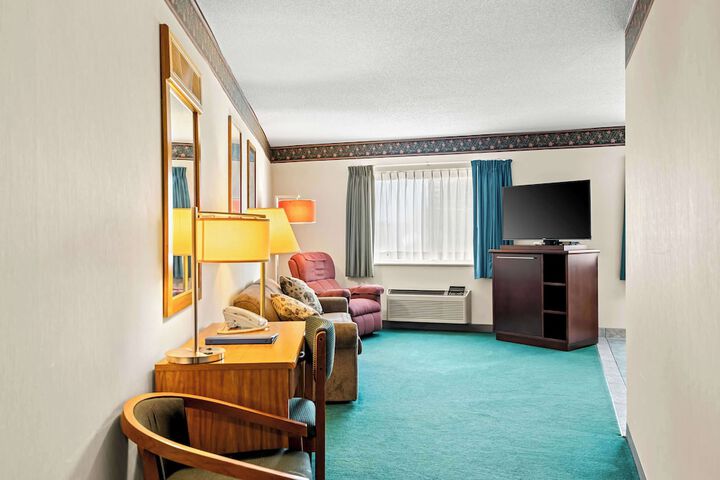Room 21 of 38