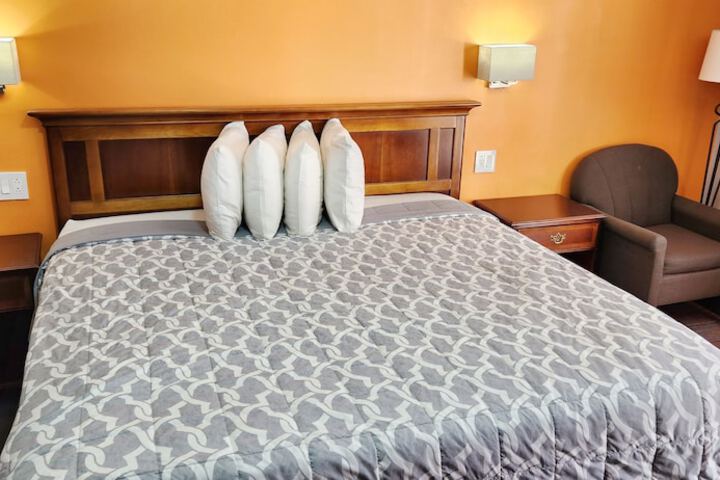 Room 10 of 46