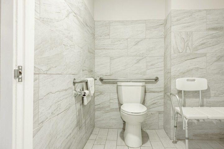 Hotel Avenida Victorville I 15