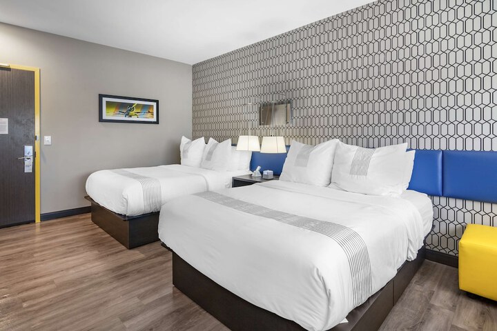 Room 14 of 27