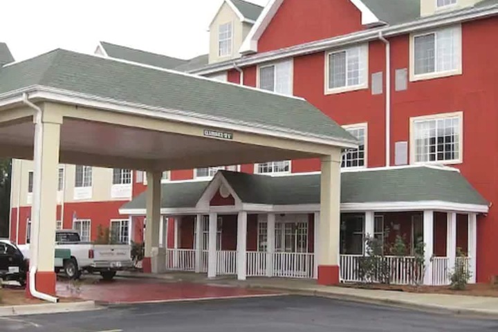 Hotel 3 of 35