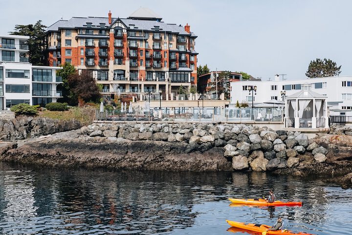 Oak Bay Beach Hotel