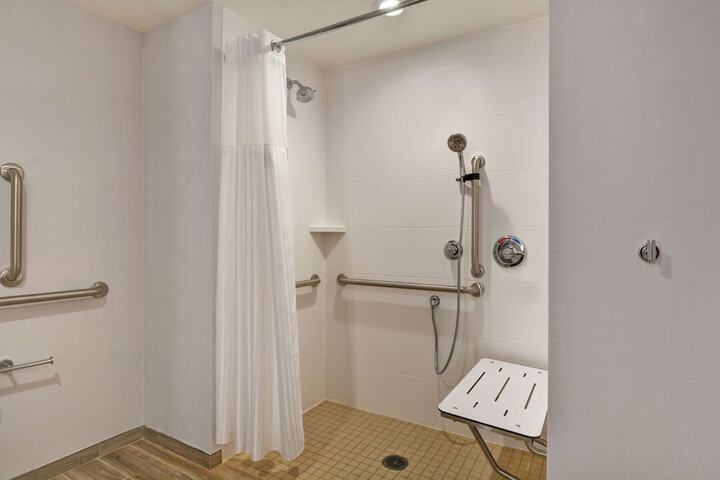Room 43 of 74