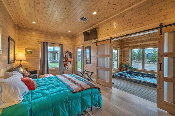 Ennis Lake Studio w / Kayak Pool & Fire Pit!