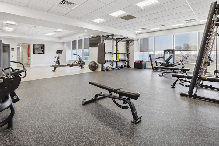 DoubleTree by Hilton New York JFK Airport