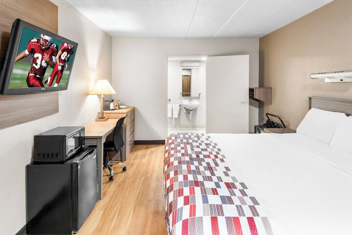 Room 11 of 30
