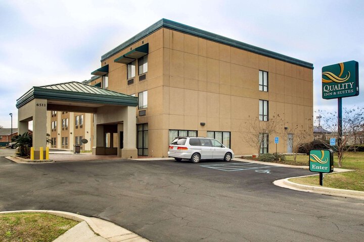 Hotel 6 of 57
