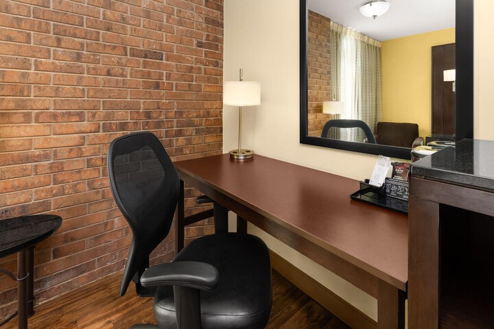 Heritage Inn & Suites San Antonio Airport Trademark Wyndham