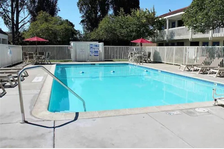 Pool 12 of 34