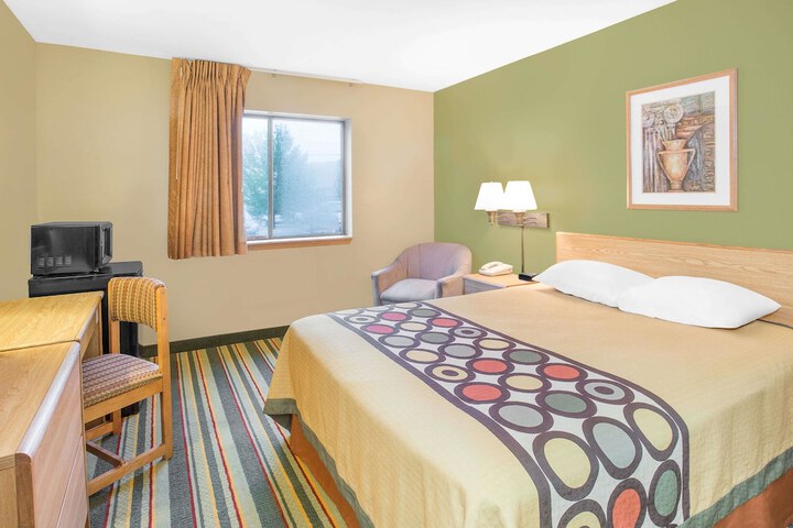 Room 3 of 15