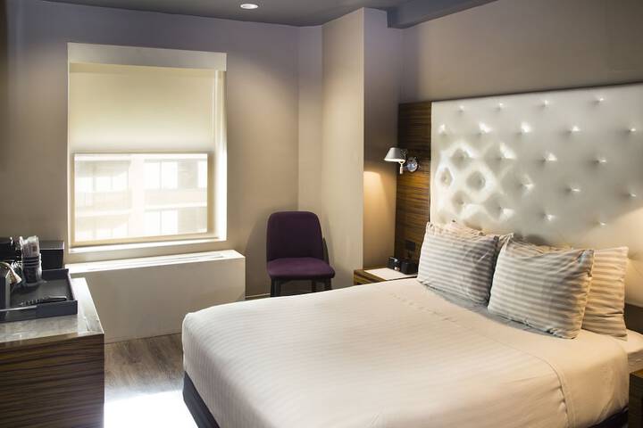 Room 40 of 53