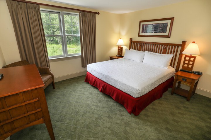 Room 93 of 132