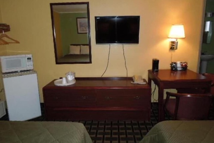 Room 30 of 35