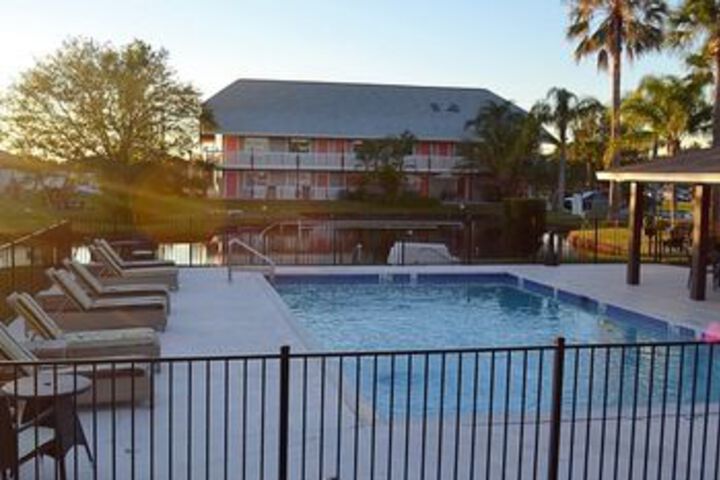 The Palmer Inn & Tennis Club
