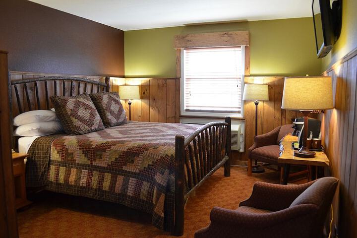 Room 25 of 43