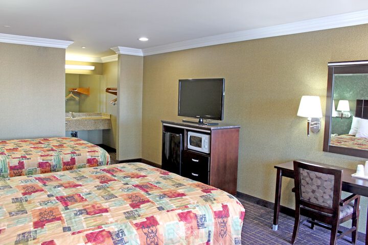 Room 17 of 37