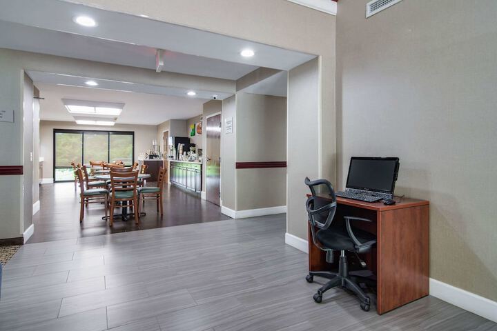 Business Center 39 of 39