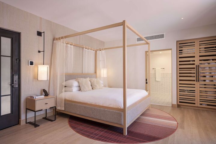 Room 56 of 203