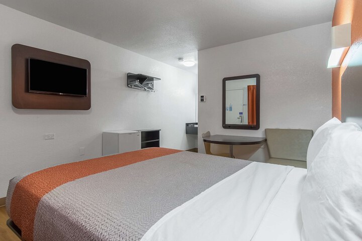 Room 21 of 31