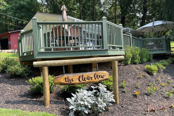 Mountain Aire Cottages Inn & Glamping