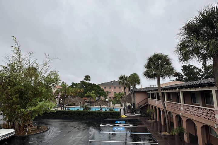 Hotel 6 of 71