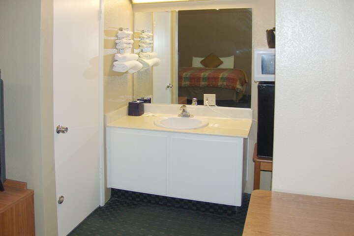 Room 22 of 40