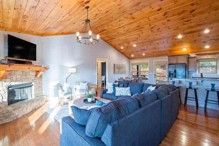 Gorgeous Blue Ridge Views Spacious Retreat With spa