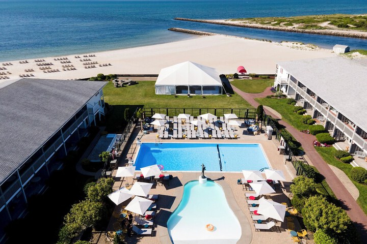 Red Jacket Beach Resort