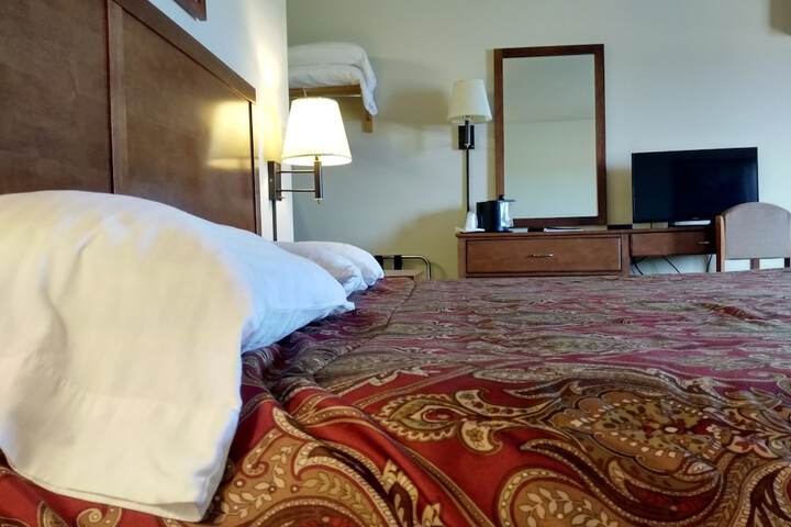 Room 40 of 65
