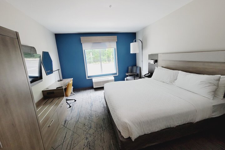 Room 13 of 34