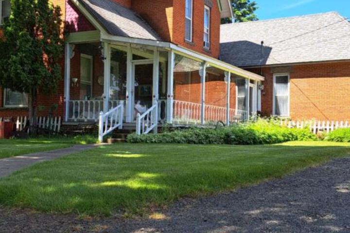 The Mays Place Bed and Breakfast
