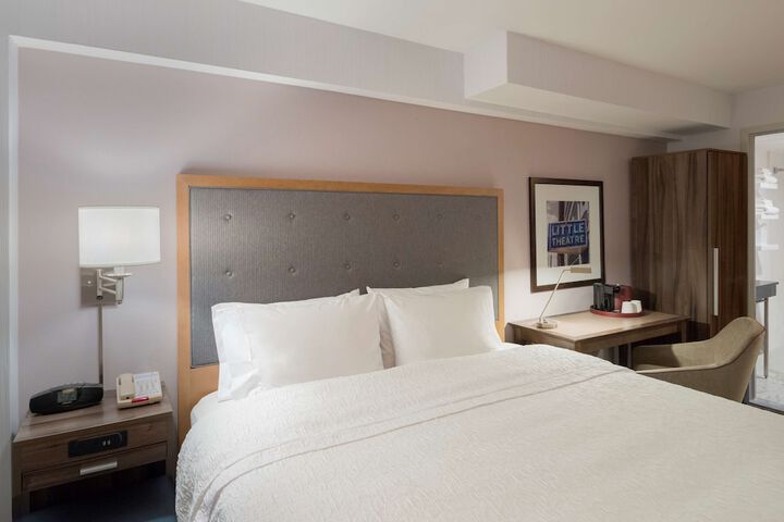 Room 9 of 26