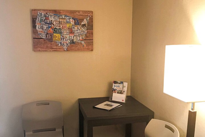 Room 12 of 26