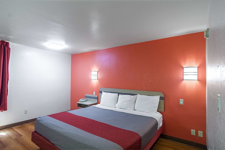 Room 26 of 30