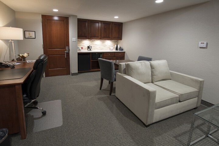 Room 15 of 43