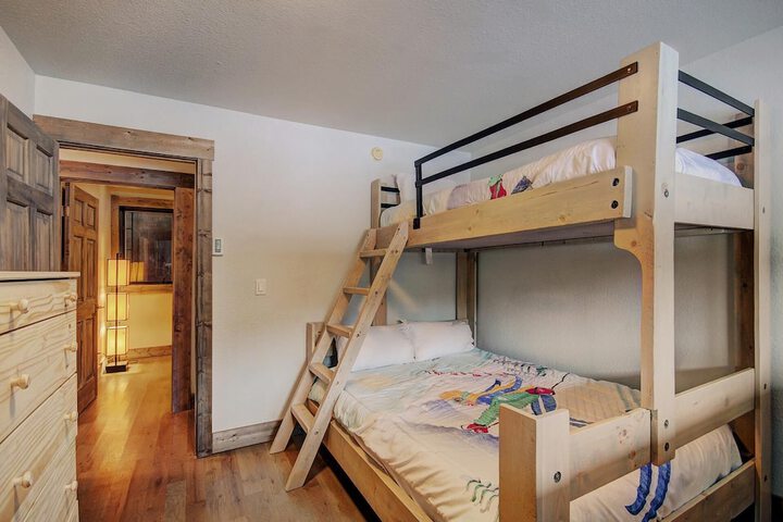 Room 29 of 34