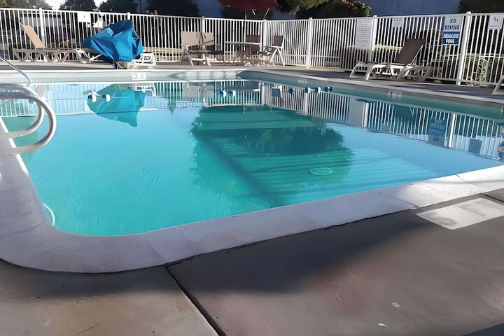 Pool 12 of 30