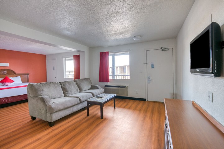 Room 14 of 30