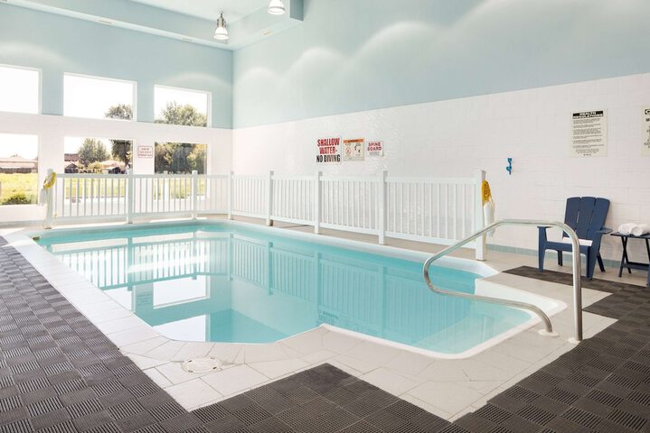 Pool 4 of 36