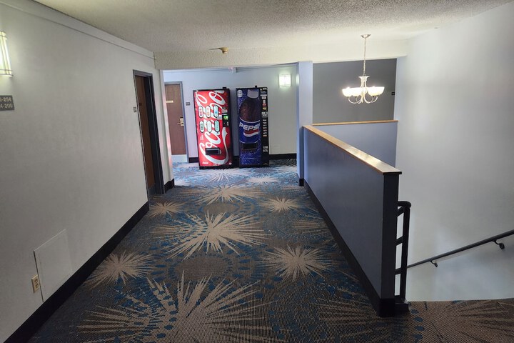 Ballroom/Hall 47 of 49