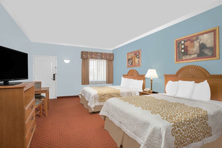 Room 33 of 47